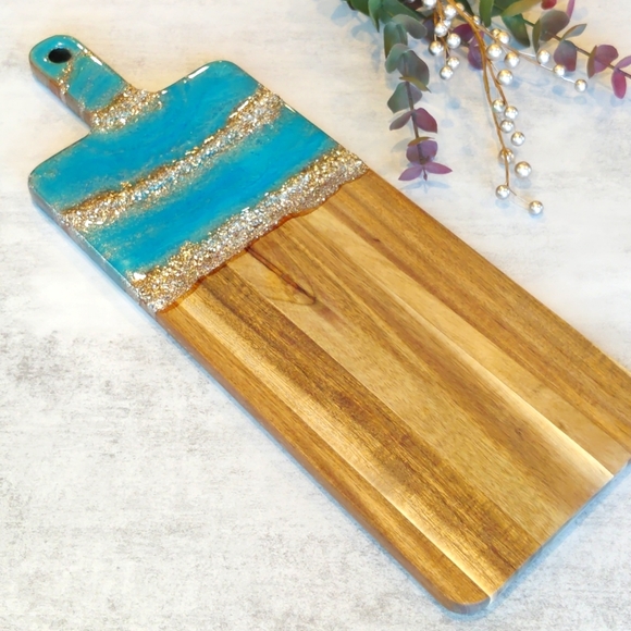 Resin Acacia Wood Charcuterie/Cheese Board - Picture 1 of 4